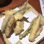 めしの助 - 天ぷら盛り合わせ