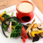 ★2.Various seasonal vegetables cooked in bagna cauda style