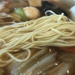 永徳酒家 - ラーメンの麺を使ってる