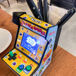 EXBAR TOKYO - カトラリースタンドには本当に遊べるゲーム機が付いています(笑)