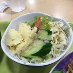 Anan - 生野菜サラダとポテトサラダです