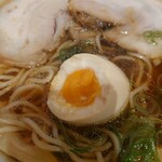 黄金の塩らぁ麺 ドゥエイタリアン - 