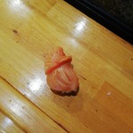 辰巳寿司 - 赤貝