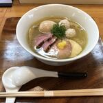 入鹿TOKYO - 柚子塩らぁ麺:800円、特製トッピング:250円