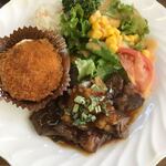 クレソン - サイコロステーキとカニコロッケ　アップ