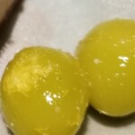 馳走 啐啄一十  - (06)素揚げ銀杏(大分県産)
      サッと素揚げされた銀杏はモチモチとして軟らかく、穏やかな甘さとほんの少しの苦み