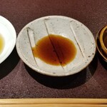 馳走 啐啄一十  - 薬味
      オリジナル調合の醤油
      29年間継ぎ足しのポン酢
      真妻山葵(静岡県伊豆天城産)
      塩(地中海キプロス産)