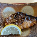 音の花温泉 音の花亭 - 鯛の切り身（これが小鉢！！）