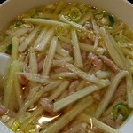 中華料理 新上海 - セロリラーメン