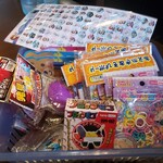 麺や 虎徹 - オマケのオモチャは豊富でこの中から1つ