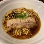 上州山賊麺 大大坊 - 淡麗醤油山賊麺。750円。