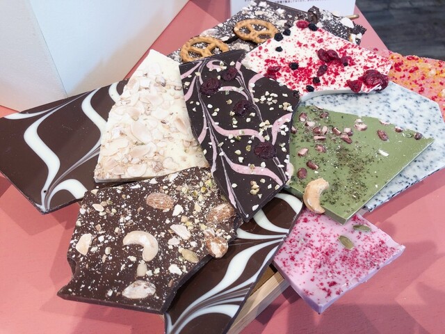 チョコレート専門店がオープン 全点 試食可能です By Libra1002 ショコラ キッチン Chocolat Kitchen 焼津市その他 チョコレート 食べログ