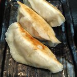 中華料理 麒麟 - 餃子は大きめ