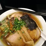 ラーメン角屋 - 料理写真:鯖だしチャーシューメン。サバの風味がドカンと来る。