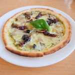 Kousai - 蛍烏賊のバジルきのこピザ