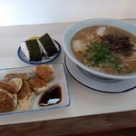 とらやラーメン - 料理写真:ラーメンセット730円