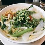 Up & above - 辛さが足りずに途中で唐辛子のナンプラー漬けを追加！