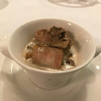 プレスキル - セップ茸たっぷりのブイヨンとフォアグラ シャテーニュ
                    トリュフ