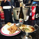 カレー屋アカマル - 鶏もも唐揚げ付いているカレーライス¥1200
      
      トッピング: 炙りチーズ¥100
      
      