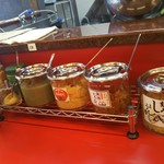 豚骨醤油ラーメン 王道家 - 卓上調味料
