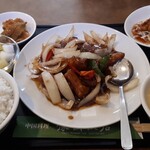豫園飯店 - 白身魚の黒酢炒め880円+大盛り食事セット350円