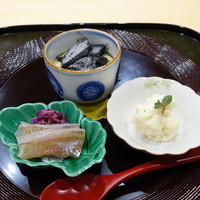 金澤 せつ理 - 絶品のイカすみルイベ茶碗蒸しにハタハタ酢漬け、ラフランスの白和え