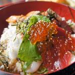 魚国原水産 - 海鮮丼定食のメイン～海鮮丼