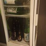 味と和香奈 - 沢山日本酒があります。