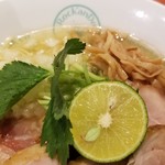 麺屋 六感堂 - ★元祖★ ししゃも清湯＋ローストチキン増し