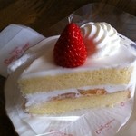 銀座コージーコーナー - 料理写真:ショートケーキ　（320円）