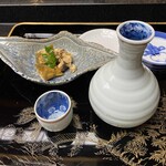 Hatsumi Sushi - 熱燗と子持ち鮎の甘露煮