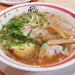 らーめん桜 - ニンニクラーメン 税込760円