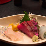 Matsukiya - #食べログ的に撮るとこうなる。ぶりは佐渡のものかな？　キレの良い上品な脂が日本海由来。