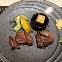 京都鉄板焼 結 - ヒレとサーロイン半分ずつ