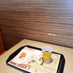 マクドナルド - ドリンク写真:ソファブース席のコンセント