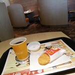 マクドナルド - ソファーブース席の空き待ち中