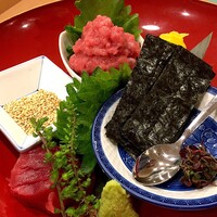 江戸前寿司 日ノ出茶屋 横浜 - 函館・戸井マグロの剥き身、赤身盛り合わせ