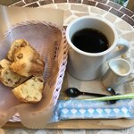 よろづや - メープルブリオッシュとオーガニックコーヒー