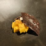 modest - こちらは柿。