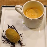 レンゲ - アミューズ　　上海蟹のビスク と 黒鮑のクリームコロッケ