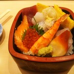 神田江戸ッ子寿司 - 海鮮ちらしの大盛り(1150円)