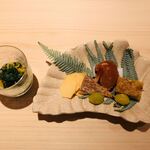 新ばし 星野 - カラスミ大根　バチコ　蟹の袱紗焼き　クワイ煎餅　銀杏　京菊名と菊花のお浸し
