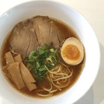 ラ ピシーヌ - 「醤油ラーメン 生細麺使用」830円