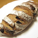 パン工房 りょう - 木の実とレーズンのリュスティック