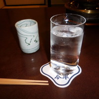 人形町今半 本店 - 　お冷とほうじ茶です。