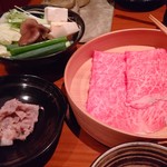 瀬里奈 - 　しゃぶしゃぶのスープで調理した山口県産の特選サーロインのしゃぶしゃぶ肉と、残りの６枚のお肉です。