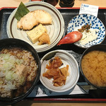 お多幸 神田店 - 豆腐茶飯と焼き魚定食￥700(税込)