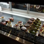 PATISSERIE LACROIX - ショーケース