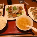 上海小龍包 石庫門 - 料理写真:油淋鶏と餃子セット