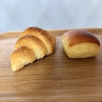ブーランジュリー レ プティ アンジュ - 料理写真:クロワッサンとパン オ レ